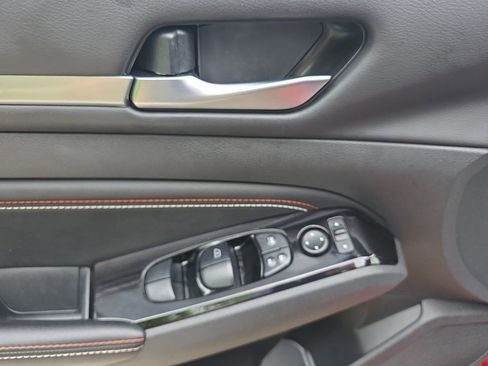 Used 2023 Nissan Altima 2.5 SR w/ SR Premium Package FWD image 20