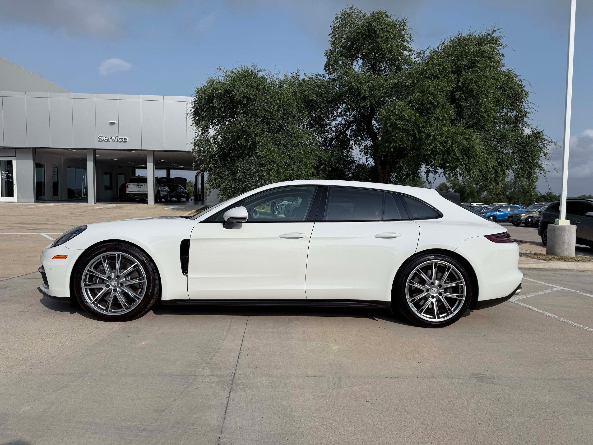 Used 2020 Porsche Panamera 4 AWD/4WD image 3