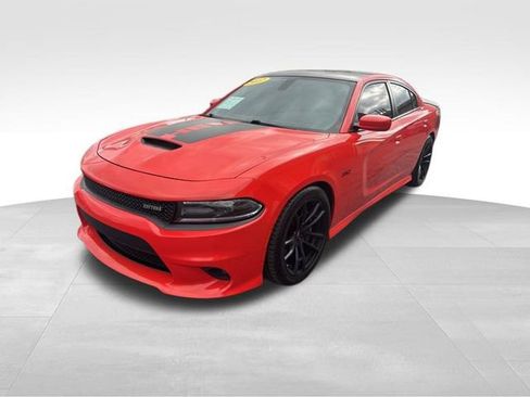 Used 2017 Dodge Charger R/T RWD image 2