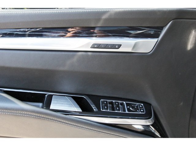 Used 2025 Cadillac Escalade ESV Sport AWD/4WD image 24
