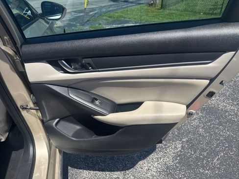 Used 2020 Honda Accord EX image 23