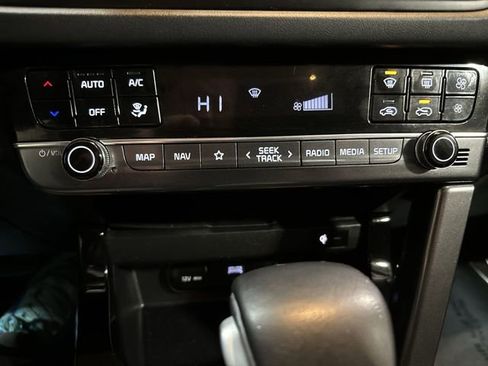 Used 2024 Kia Seltos EX AWD/4WD image 19