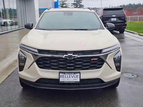 Used 2026 Chevrolet Trax RS w/ Sunroof Package image 8