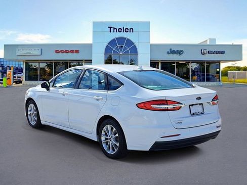 Used 2020 Ford Fusion SE image 3