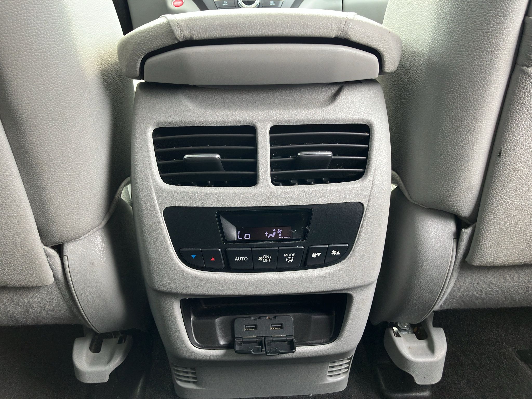 Used 2017 Acura MDX SH-AWD image 39