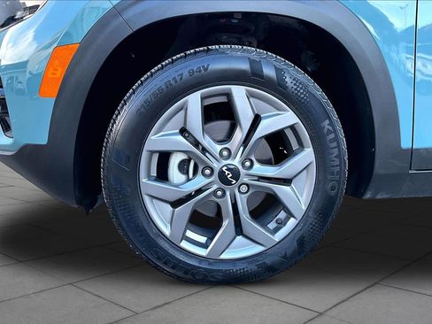 Used 2024 Kia Seltos S FWD image 11