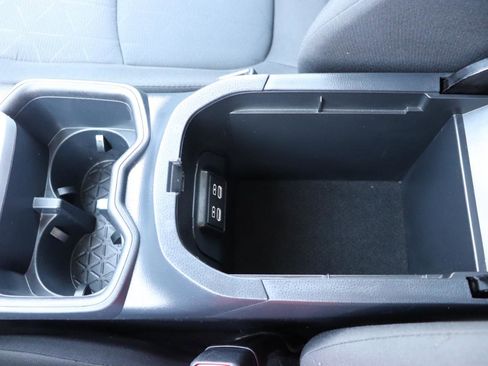 Used 2025 Toyota RAV4 XLE image 37