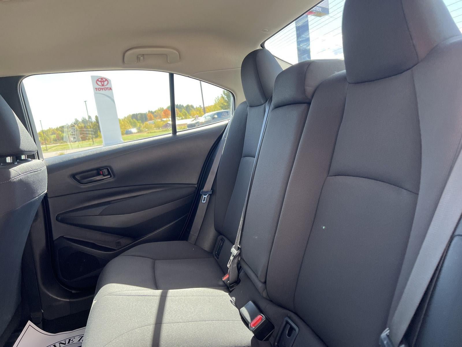 Used 2025 Toyota Corolla LE FWD image 13