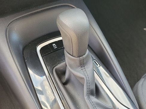 Used 2025 Toyota Corolla LE image 27