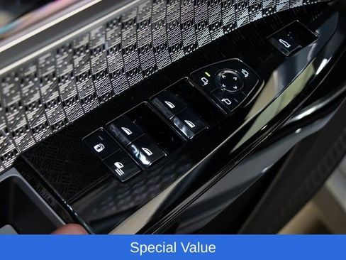 Used 2025 BMW 760i xDrive AWD/4WD image 5