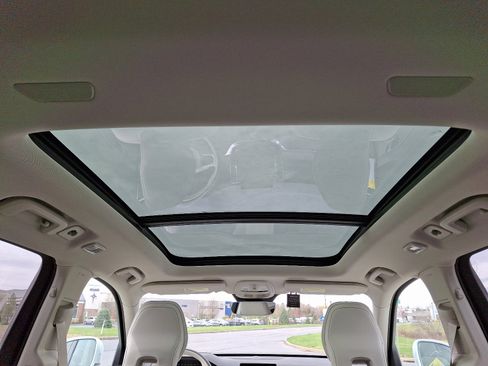 New 2025 Volvo XC90 T8 Plus image 11