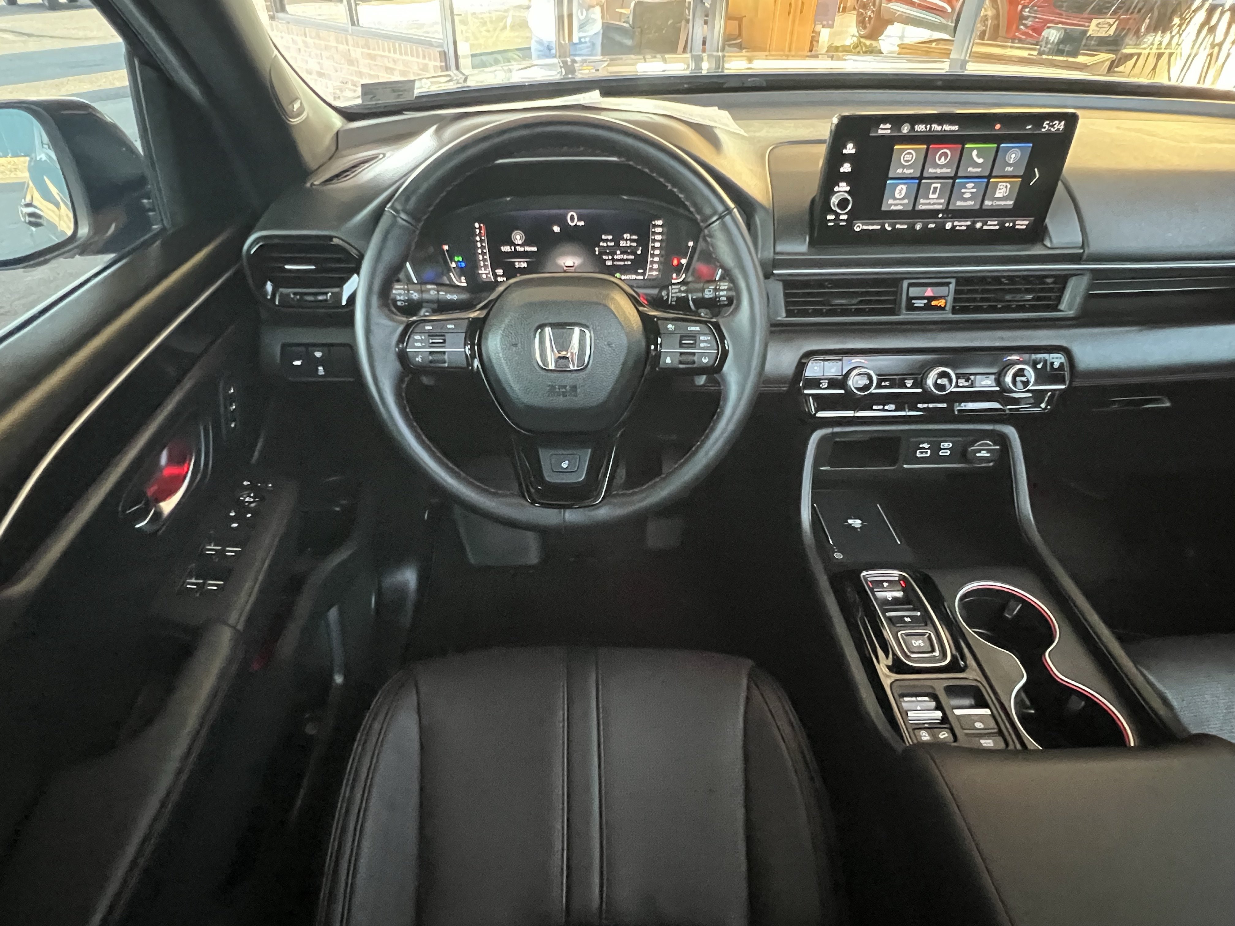 Used 2025 Honda Pilot Black Edition image 26