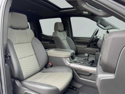 Used 2024 Chevrolet Silverado 1500 ZR2 w/ Technology Package image 53