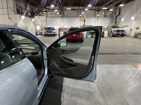 Used 2018 Chevrolet Malibu LT FWD image 20