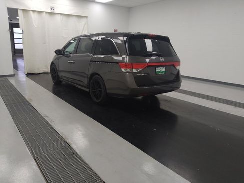 Used 2016 Honda Odyssey Touring Elite image 5