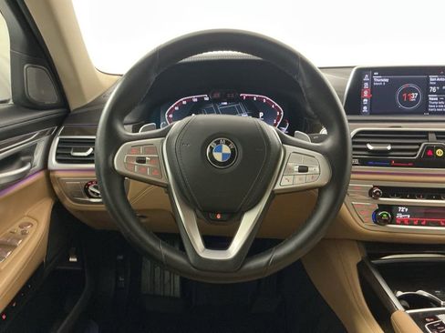 Certified 2022 BMW 740i 740i w/ Premium Package image 18