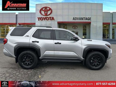 Certified 2025 Toyota 4Runner TRD Off-Road Premium image 5