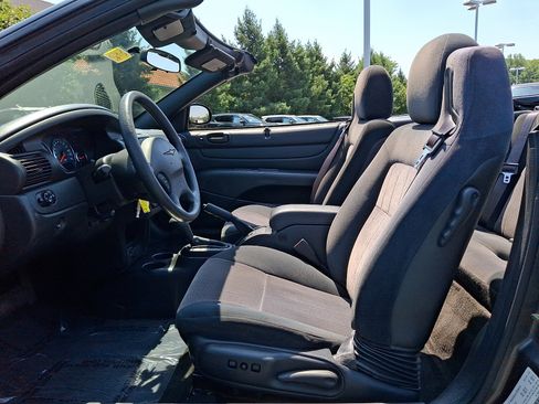 Used 2004 Chrysler Sebring LX FWD image 12