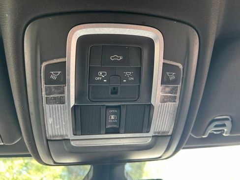 Used 2022 RAM 3500 Laramie AWD/4WD image 16