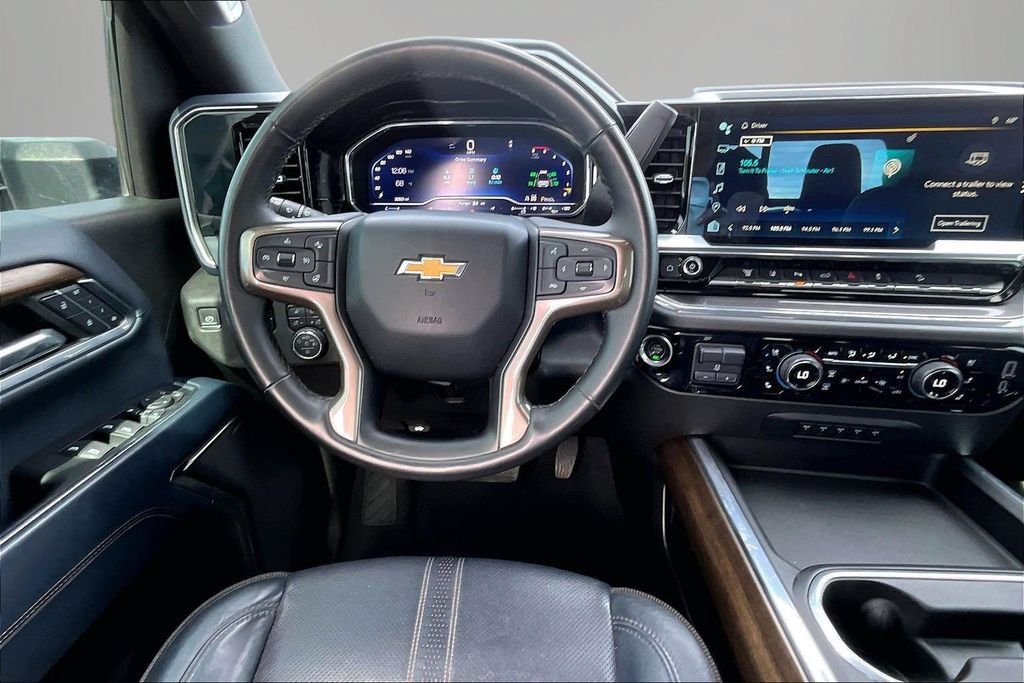 Used 2024 Chevrolet Silverado 3500 High Country w/ Technology Package AWD/4WD image 9