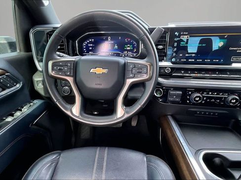 Used 2024 Chevrolet Silverado 3500 High Country w/ Technology Package AWD/4WD image 9