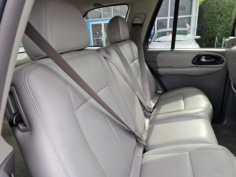 Used 2005 Chevrolet TrailBlazer LT w/ Luxury Package AWD/4WD image 16