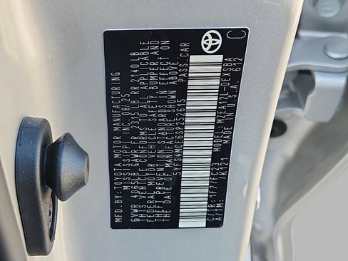 Certified 2025 Toyota Corolla SE FWD image 34
