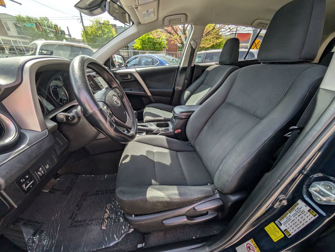 Used 2017 Toyota RAV4 LE FWD image 15