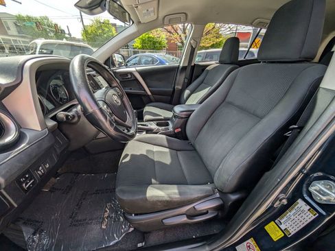 Used 2017 Toyota RAV4 LE image 15