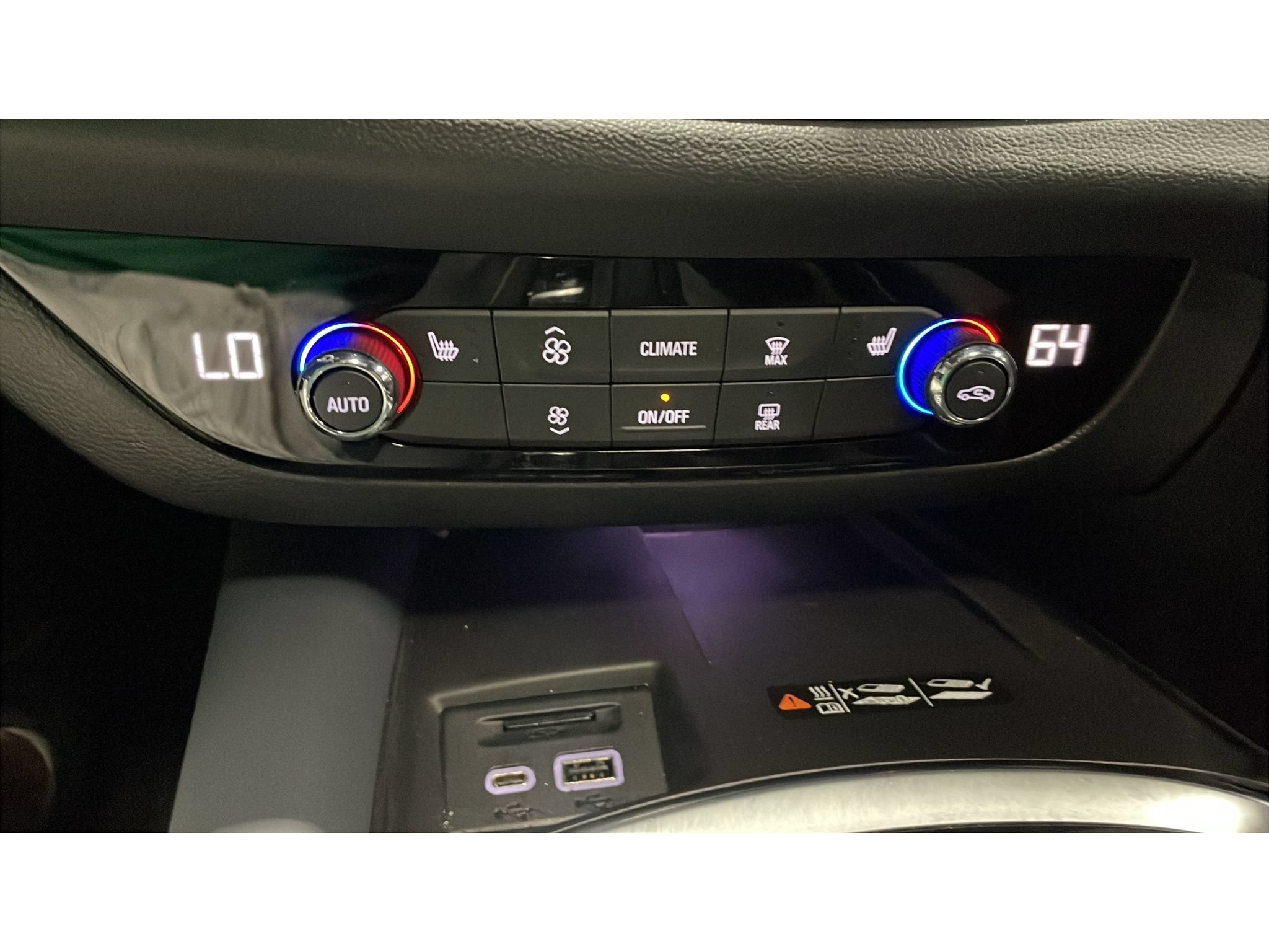 Used 2024 Buick Enclave Essence w/ Experience Buick Package AWD/4WD image 14