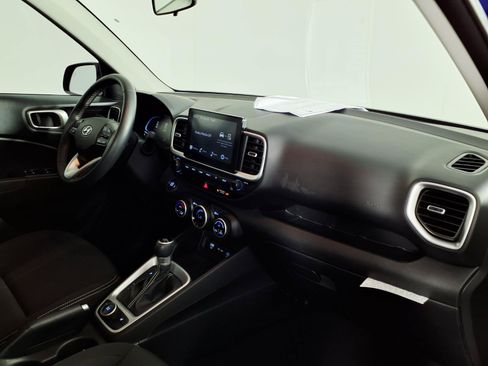 Certified 2026 Hyundai Venue SEL FWD image 9