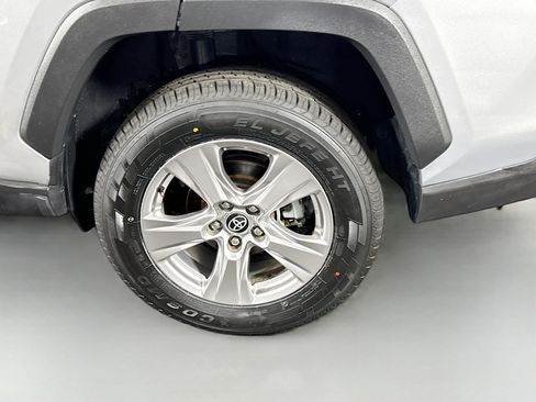 Used 2023 Toyota RAV4 XLE FWD image 37