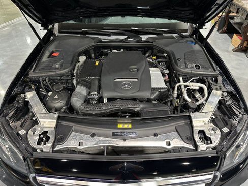 Used 2018 Mercedes-Benz E 300 4MATIC image 24