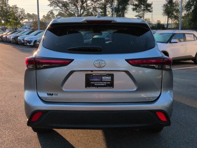 Used 2021 Toyota Highlander XLE FWD image 6