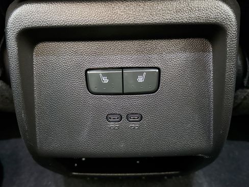 Used 2024 Chevrolet Equinox EV LT image 25