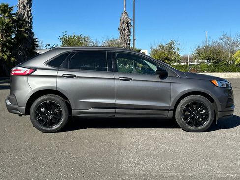 Used 2024 Ford Edge SE w/ Black Appearance Package AWD/4WD image 3