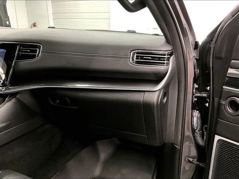 Used 2023 Jeep Wagoneer 4WD w/ Premium Group I image 18
