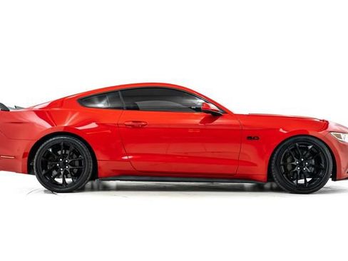 Used 2016 Ford Mustang GT RWD image 5