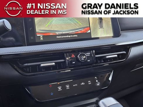 New 2026 Nissan Kicks SR FWD image 7