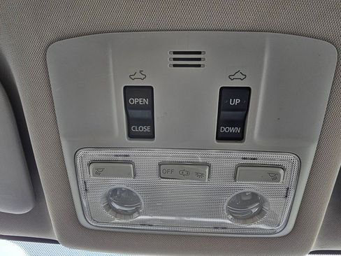 Used 2014 Toyota Corolla LE image 38