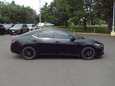Used 2020 Nissan Sentra SV w/ SV Premium Package FWD image 6
