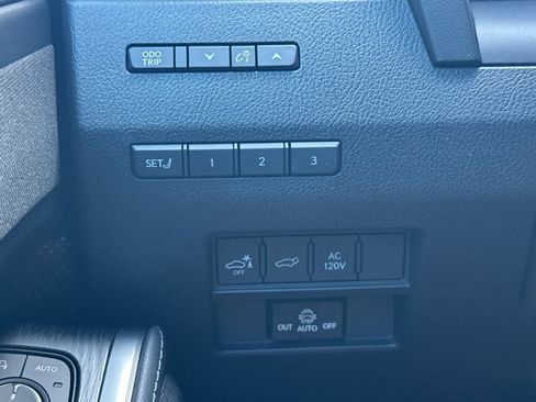 Used 2025 Lexus GX 550 w/ Accessory Package (31) AWD/4WD image 30