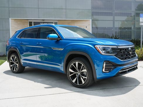 Used 2025 Volkswagen Atlas Cross Sport SEL Premium R-Line AWD/4WD image 4