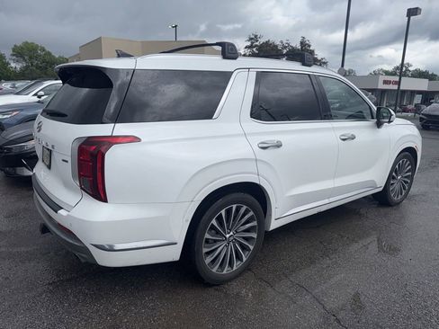 Used 2024 Hyundai Palisade Calligraphy AWD/4WD image 3