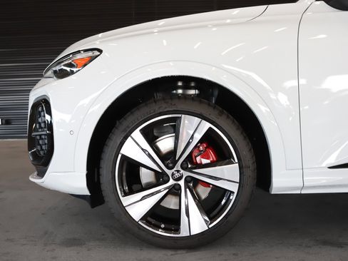 New 2025 Audi SQ5 Premium Plus image 5