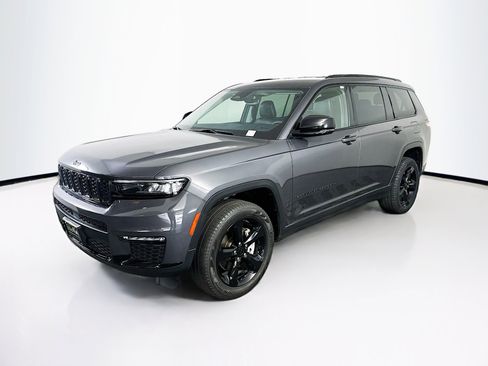 Used 2023 Jeep Grand Cherokee L Limited w/ Black Appearance Package image 3