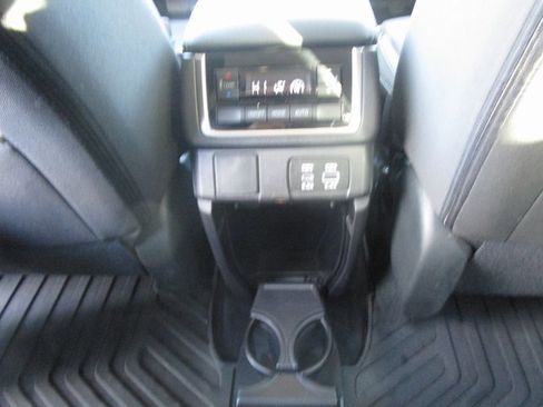 Used 2025 Subaru Ascent Premium w/ Premium Package image 23