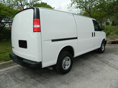 Used 2021 Chevrolet Express 2500 w/ Driver Convenience Package RWD image 7