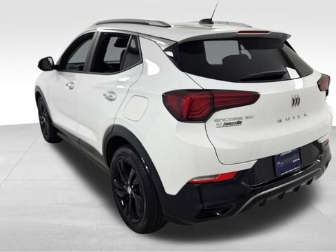 Used 2024 Buick Encore GX Sport Touring FWD image 5