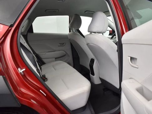 Used 2024 Hyundai Kona SEL image 18